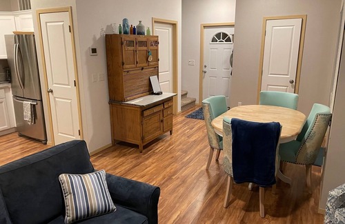 Shelton Casa | Cozy Lakeside Cottage 1.5 hours from Seattle