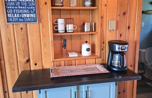 Three Rivers Cabaña | Cozy lakeside home in Three Rivers, great for an outdoorsy bunch!