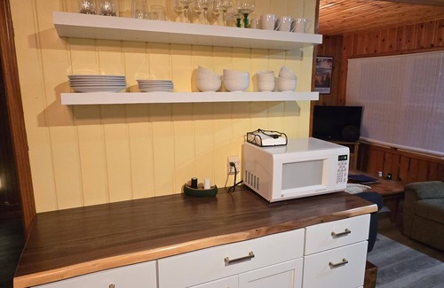 Three Rivers Cabaña | Cozy lakeside home in Three Rivers, great for an outdoorsy bunch!
