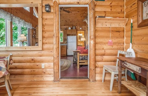 Birchwood Cabina | Acogedor refugio junto al lago Northwoods en un entorno tranquilo