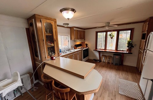 Greentown Casa | Cozy Lakeside Retreat minutes up the road from beautiful Lake Wallenpaupak