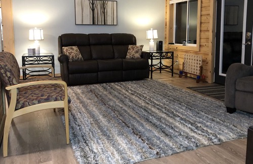 Millwood Casa | Cozy lakeside w/hot tub, firepit, electric fireplace 3Br 2Ba sleeps 6. Racine OH