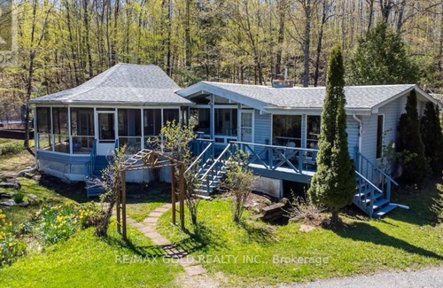 Catchacoma Cabaña | Cozy Lakefront Retreat on 5 Acres