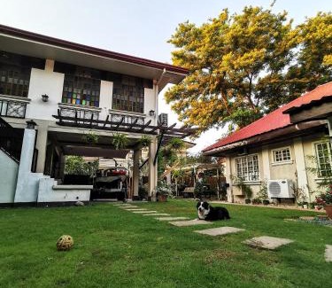 Las Pinas Casa | Cozy Las Pinas Haven with Big Garden, Pet Friendly - Near Super Market and the Airport