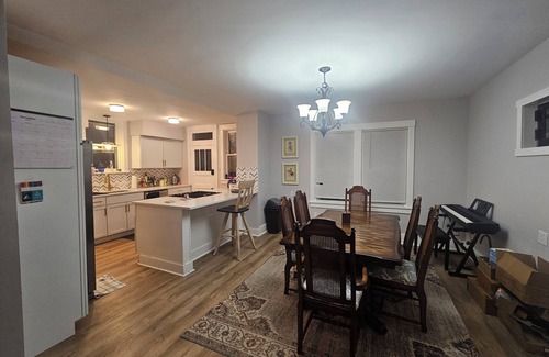 South Hills Casa | Cozy Lavendar Home: 2-bedroom townhome in vibrant Pittsburgh with WiFi, AC