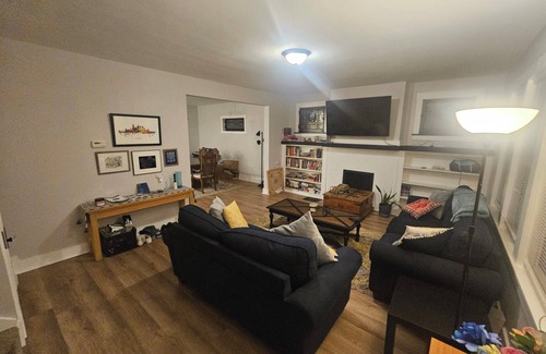 South Hills Casa | Cozy Lavendar Home: 2-bedroom townhome in vibrant Pittsburgh with WiFi, AC
