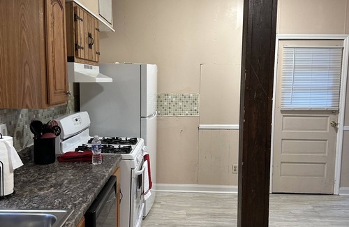Steubenville Casa | Cozy little Castle. Warm & welcoming.