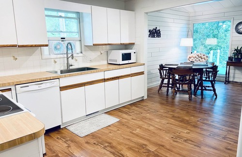Vandalia Cabaña | Cozy little lake cottage on Buck Lake!