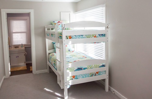 Mount Pleasant Cabaña | Cozy Little Shanty in the Heart of Coastal Living - 5 min to beach!!!