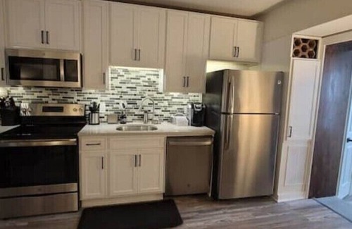 Trinidad Apartamento | Cozy Living, conveniently located close to city nightlife and touring.