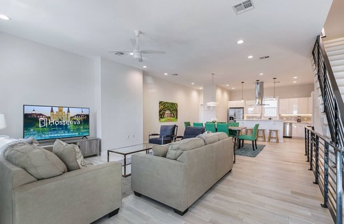 Mid-City Condominio | Cozy Living in Mid City