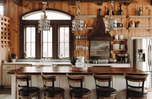 Carlton Landing Casa | Cozy Lodge at Carlton Landing with Free Firewood & Fragrance Free