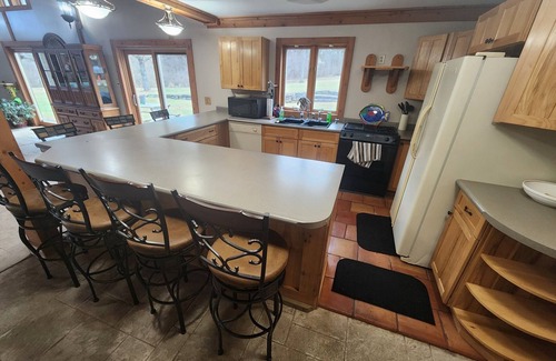 Troy Cabina | Cozy lodge with indoor pool, hot tub, loft and more! Great for a close getaway!