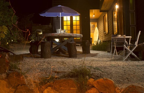 Los Molles Apartamento | Cozy, loft lodging in SCUBA capital. Steps from BioParque, 12 min to la playa!