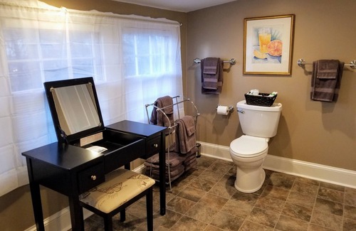 East Hill Apartamento | Red Door Loft - Near Downtown Nashville - Monthly