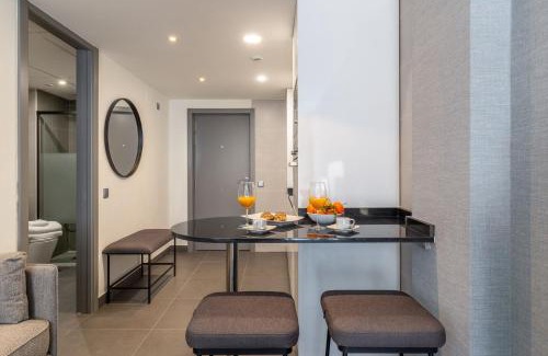 Barrio de La Latina Apartamento | Cozy Loft Near El Rastro with a Touch of Charm - Latina Toledo III