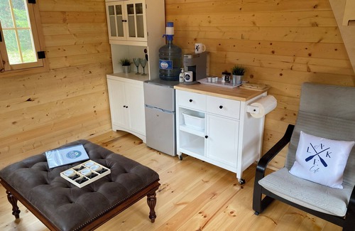 Weslemkoon Cabina | Cozy Loft Pine Cabin with Lake and Crown Land Access | Pond Views | Dog-Friendly