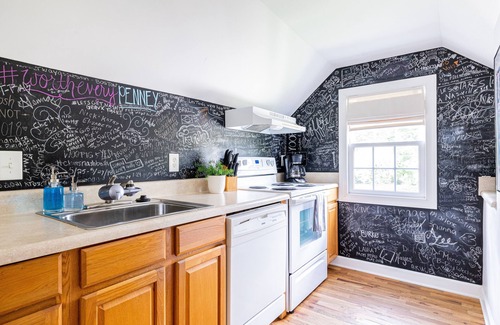 Green Hills Apartamento | Cozy Loft Space in 12 South near Belmont & Lipscomb ~ 10 min from Downtown