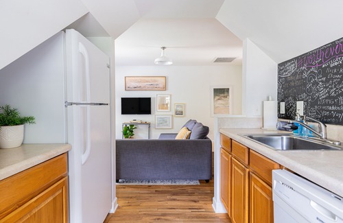 Green Hills Apartamento | Cozy Loft Space in 12 South near Belmont & Lipscomb ~ 10 min from Downtown