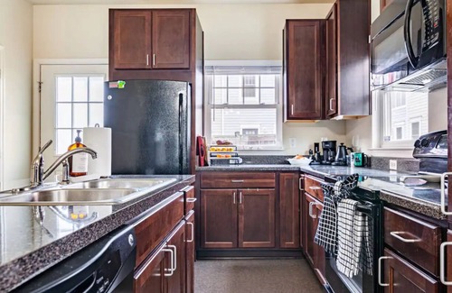 Seat Pleasant Casa | Cozy loft w/private parking