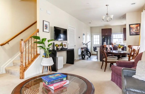 Seat Pleasant Casa | Cozy loft w/private parking