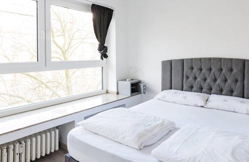 Duisburg City Center Casa | Cozy Loft with Mercatorstraße wiev Wi-Fi - Netflix
