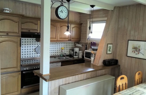 Damp Complejo | Cozy log cabin for up to 4 people, free WLAN, fenced property