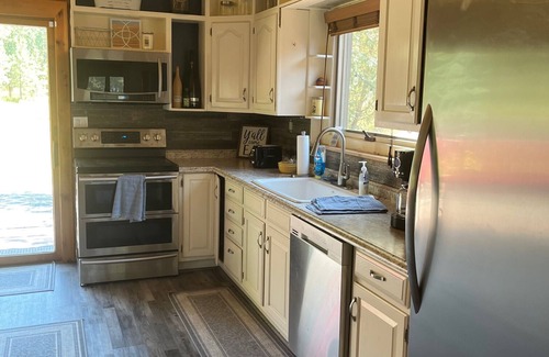 Kicking Horse Cabina | Cozy log cabin on 20 acres