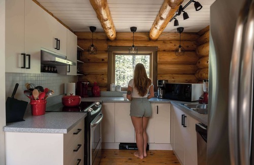 Lac Superieur Village Chalet De Esquí | Cozy Log Cabin with Spa - 3 min of Tremblant