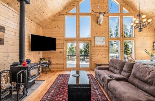 Valley of the Sun Casa | Cozy Log Cabin W Views & Bbq Deck