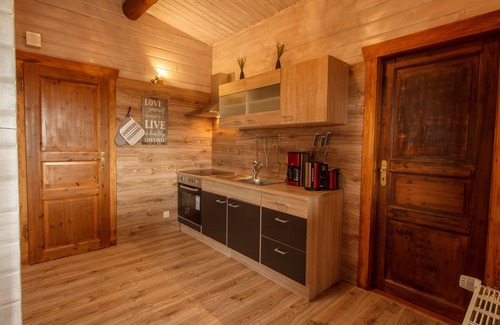 Steina Casa | Acogedora cabaña de troncos con 2 apartamentos en una pendiente en un lugar tranquilo