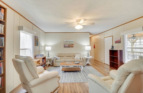 Louisa Cabaña | Cozy Louisa Cottage Stay w/ Fire Pit!
