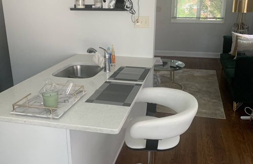 Fort Dupont Casa | Cozy Love Suite