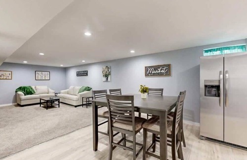 South Westminster Casa | Cozy Lower Unit | King & Bunk Bed | Great for Families