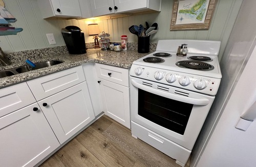 Yaupon Beach Apartamento | Cozy, lower unit located in timeless Yaupon and only 800 feet from the beach!