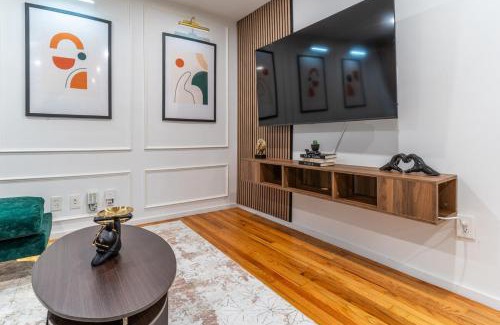 East Raleigh Apartamento | Cozy Luxe Escape, Raleigh 2BR Getaway, Sleeps 4, Pets, Kids & Business Travelers Welcome