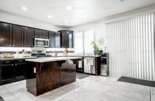 Riverside Casa | Cozy Luxe Stay w/Resort-Style Amenities