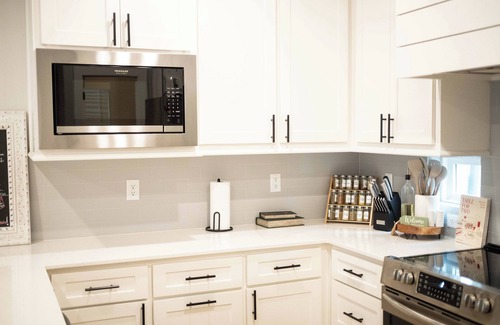 Fayetteville Casa | Cozy Luxe Stay Walk to any HOGS Stadium