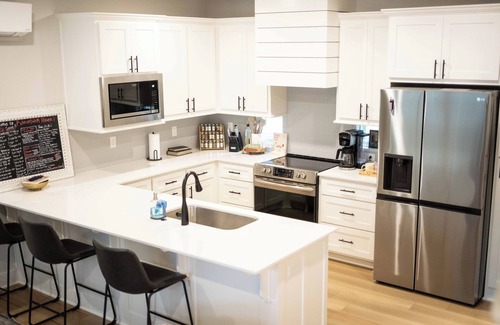 Fayetteville Casa | Cozy Luxe Stay Walk to any HOGS Stadium
