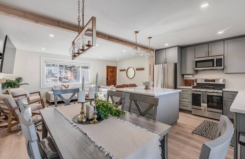Tahoe Island Casa | Cozy & Luxury 2 BR SFH, Prof Clean. Book FUN now