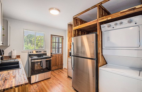 Norwood Apartamento | Cozy Luxury 2BR Apartment w/Free Parking – Near Downtown Birmingham