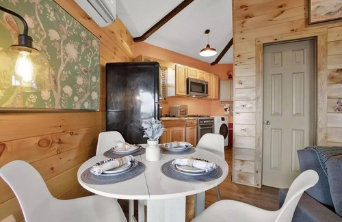Ellijay Cabina | Cozy Luxury Cottage with Stunning View