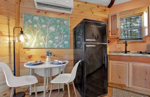 Ellijay Cabina | Cozy Luxury Cottage with Stunning View
