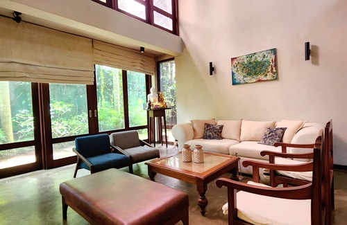 Kaduwela Cama Y Desayuno | Cozy luxury room with beautiful views