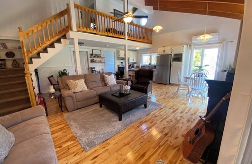 Terra Nova Cabaña | Cozy Mahers Cottage - Hot tub