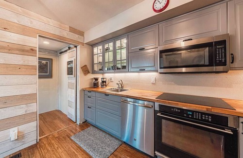 Manitou Springs Casa | Cozy Manitou Mountain Home- Prime location!