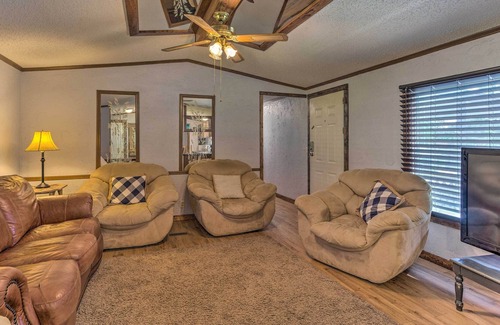 Mead Casa | Cozy Mead Home w/ Grill & Patio: Nearby Lake!