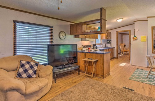 Mead Casa | Cozy Mead Home w/ Grill & Patio: Nearby Lake!