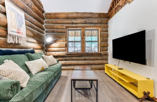 Beaverhead County Casa | Cozy Melrose Cabin with Fire Pit Walk to River!
