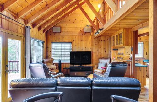 Mi-Wuk Village Casa | Cozy Mi-Wuk Village Cabin 18 Mi to Dodge Ridge!